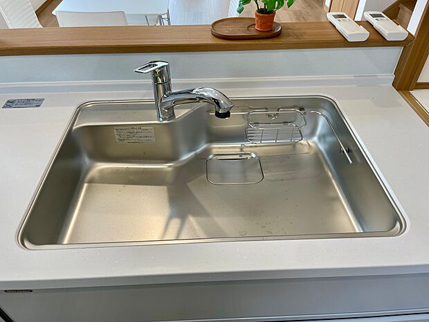 たっぷり食器が入るキッチンシンク♪