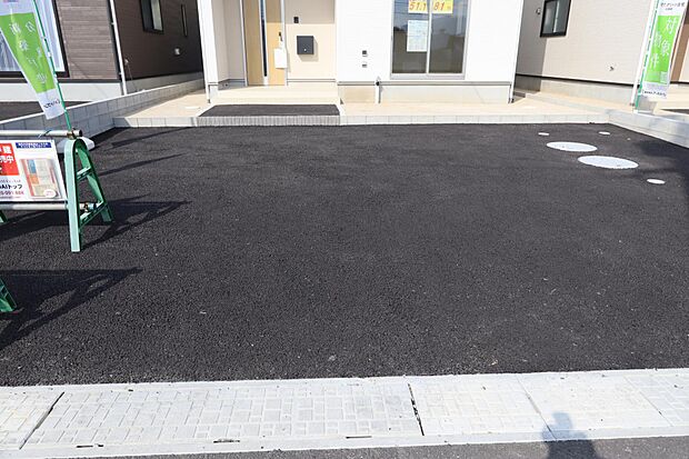 2号棟　駐車場3台可能です♪