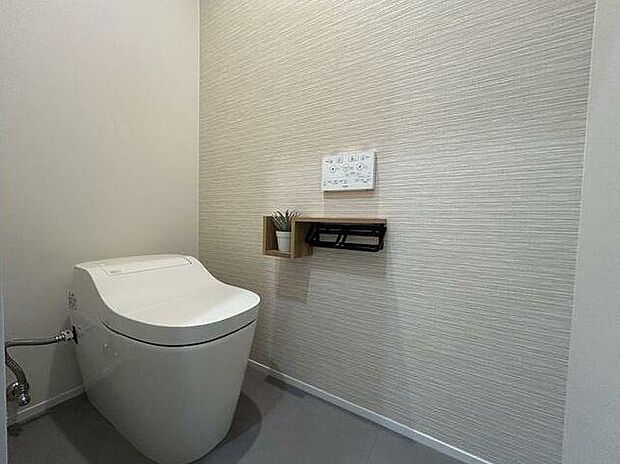 写真は1階トイレですが、2階にもあります♪