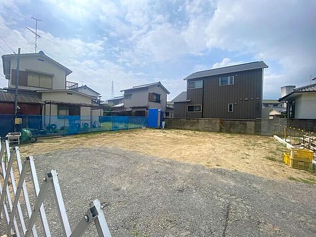 松山市内の銀行でしたら、どちらも提携しておりますので、お客様の支払い方や借り入れ状況に応じて、一番合ったご提案をさせていただきます♪