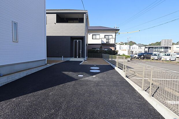 2号棟駐車場4台可能です♪