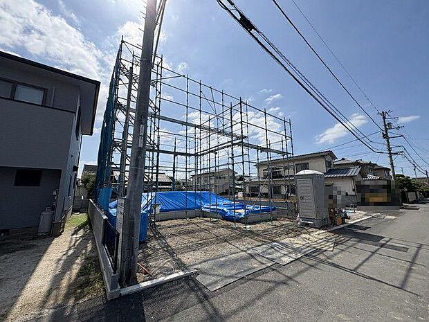 ファミリーマート 松山北久米店まで約190ｍ♪ちょっとしたお買い物や急な用事にも便利です♪