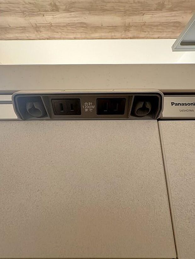 コンセント付のキッチンを採用し、料理の際により活用しやすくしました♪お客様の暮らしに寄り添ったアイテムの1つです♪