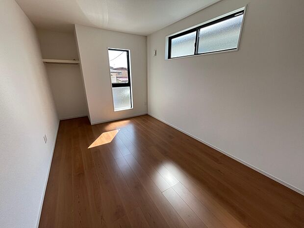 2階居室は子供部屋や趣味のお部屋としても活躍♪収納スペースも完備♪