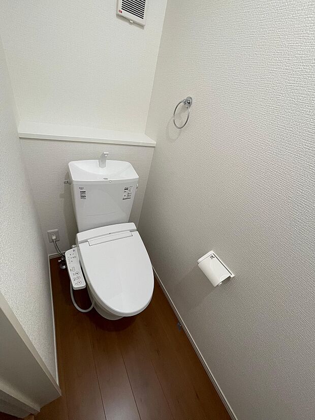 ウォシュレット機能付きの1階トイレ♪