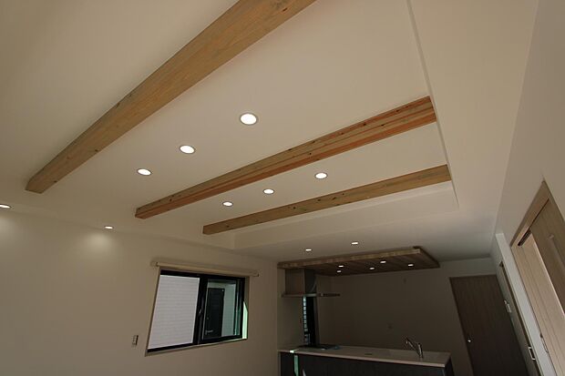 オシャレな天井が目を引きます♪