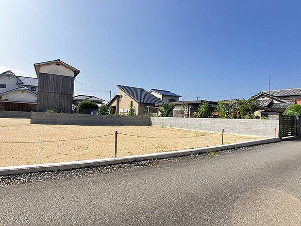 車ですぐの場所に商業施設が揃い、毎日のお買い物も便利♪生活利便性に優れた立地で快適に過ごせます♪