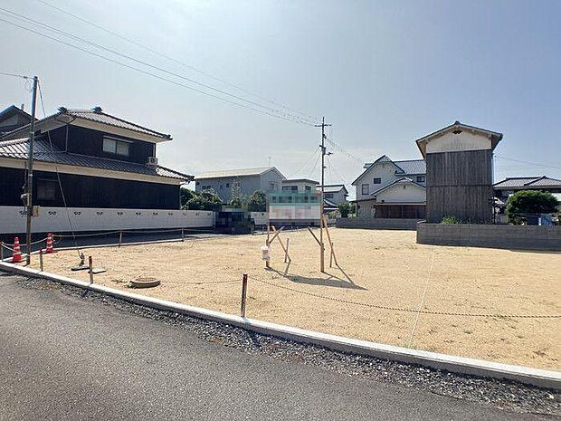 車ですぐの場所に商業施設が揃い、毎日のお買い物も便利♪生活利便性に優れた立地で快適に過ごせます♪