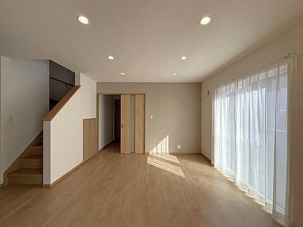 松山市内の銀行でしたら、どちらも提携しておりますので、お客様の支払い方や借り入れ状況に応じて、一番合ったご提案をさせていただきます♪