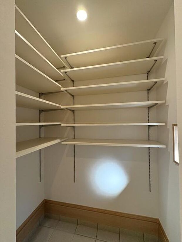 ローソン 松山井門店まで約450m♪ちょっとしたお買い物や急な用事にも便利です♪