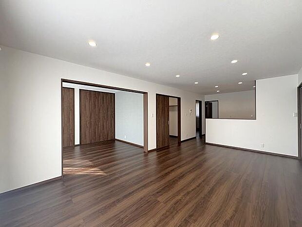 松山市内の銀行でしたら、どちらも提携しておりますので、お客様の支払い方や借り入れ状況に応じて、一番合ったご提案をさせていただきます♪