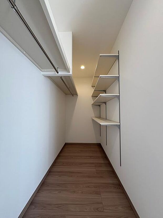 松山市内の銀行でしたら、どちらも提携しておりますので、お客様の支払い方や借り入れ状況に応じて、一番合ったご提案をさせていただきます♪