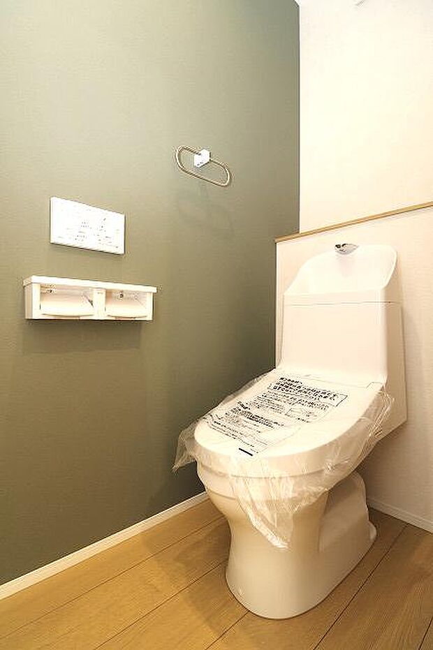 トイレは各階にあります