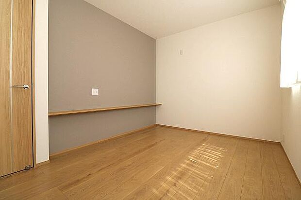 アクセントクロスで落ち着いた印象の主寝室