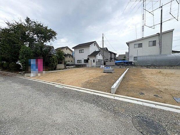 ファミリーマート 松山ひがしの店まで約500m♪ちょっとしたお買い物や急な用事にも便利です♪