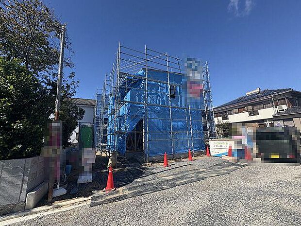 リビングダイニングで遊ぶ子どもたちと会話をしながら家事が出来る人気のカウンターキッチンです♪