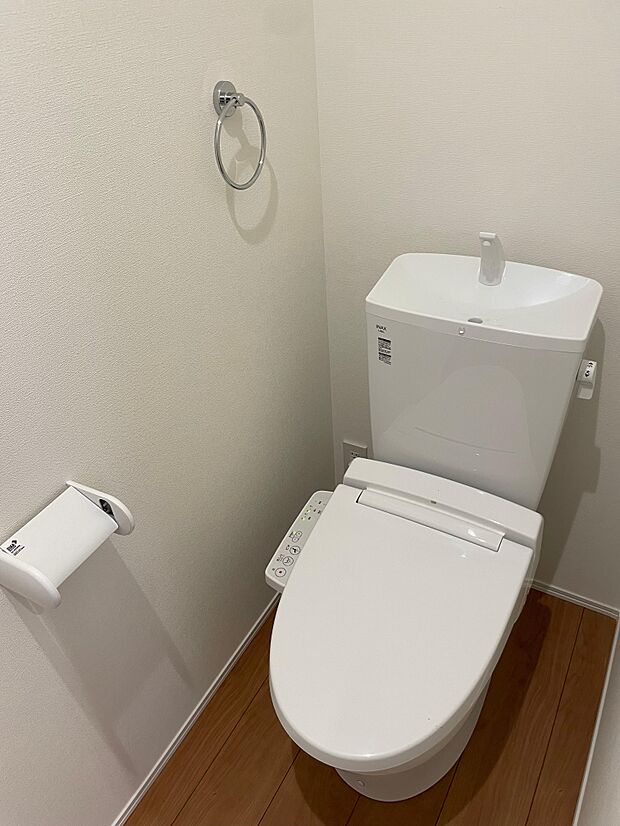 ウォシュレット機能付きのトイレ♪