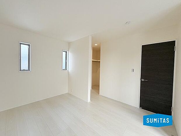 ウォークインクローゼット完備♪