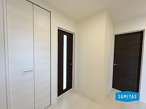 1階にはあると便利なホール収納もございます◎