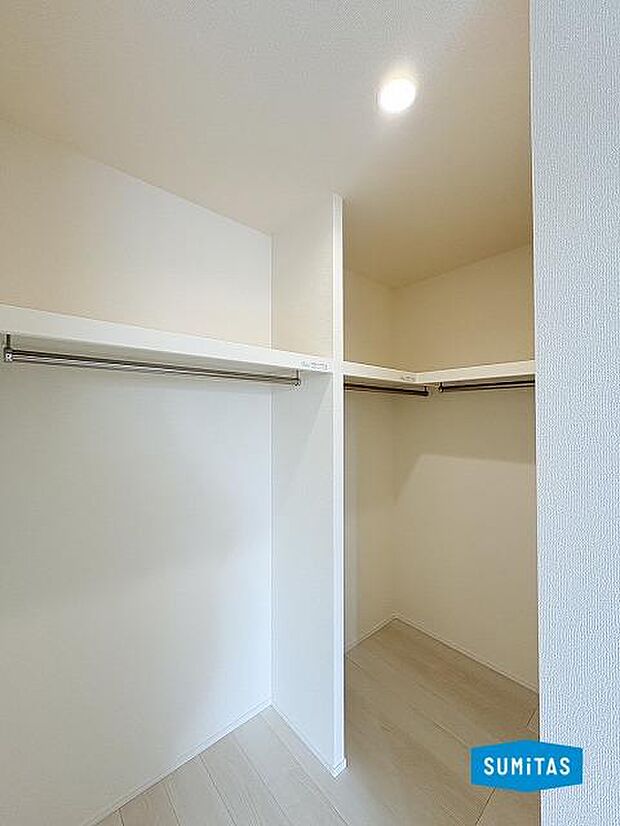 収納豊富で洋服好きさんにはうれしい♪