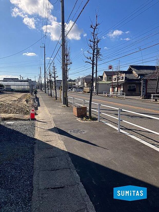 北側接道は幅員約15m