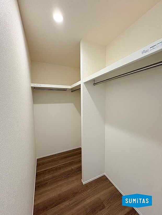ウォークインクローゼット完備♪