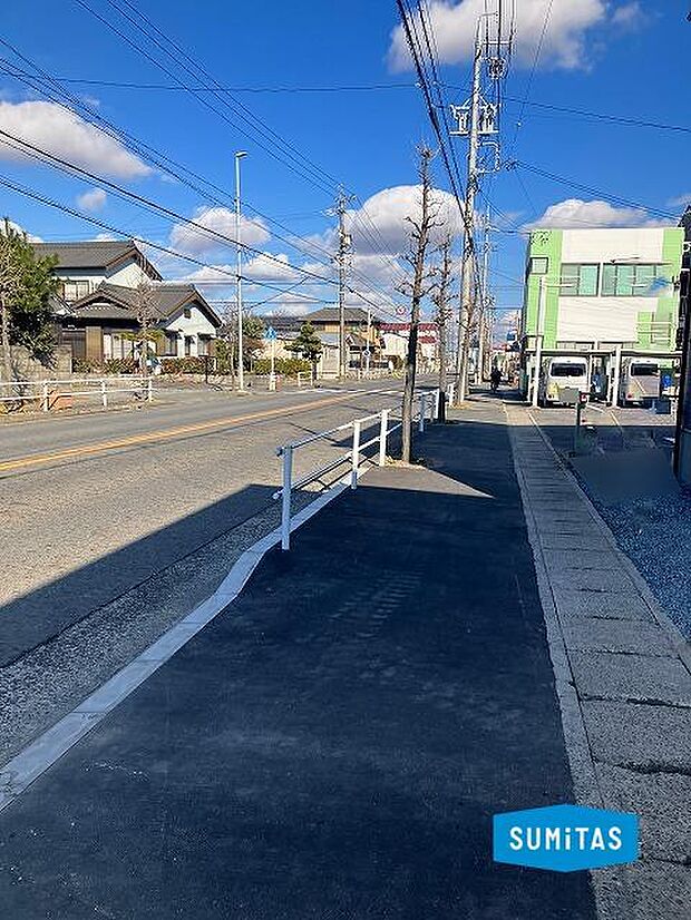 前面道路は幅員約15m