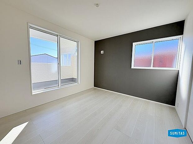 2階洋室7帖からバルコニーに出られます◎