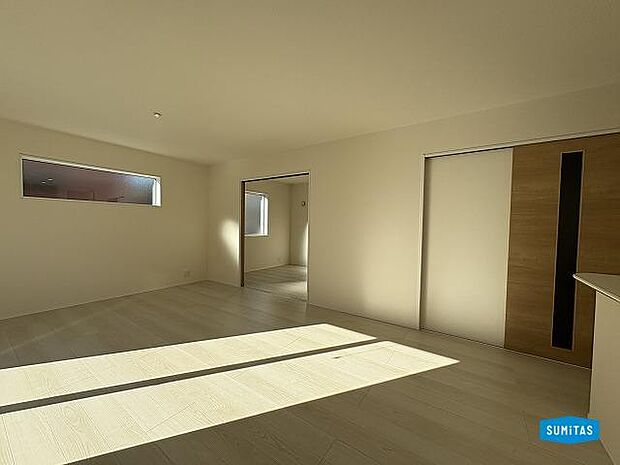 LDK横の洋室はキッズスペースにも♪