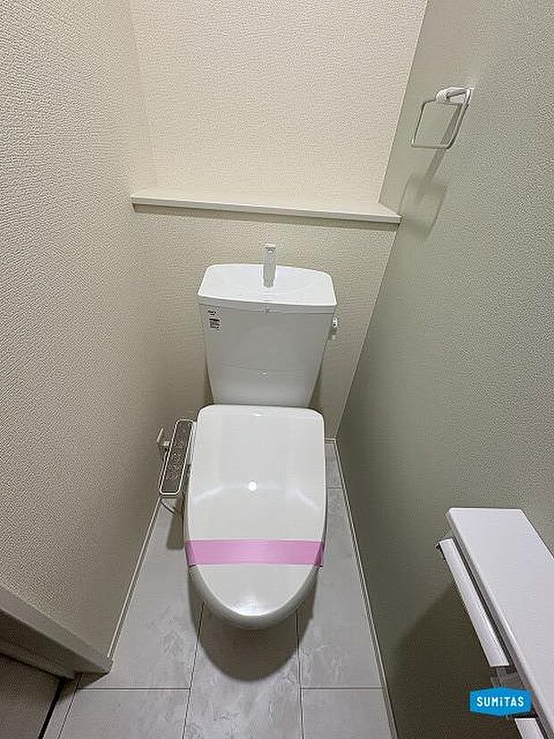 1階トイレはシャワートイレ付き