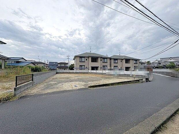 敷地内駐車2台可能♪来客時や2台持ちの方にも嬉しい、ゆとりのある駐車スペースです♪