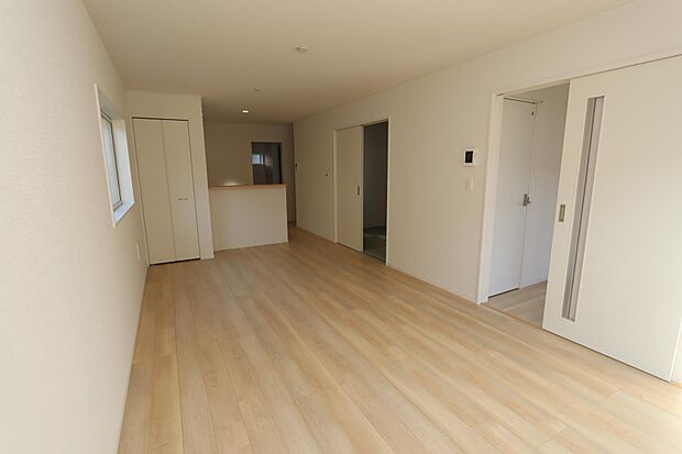 カウンターキッチンは、お子様の様子を家事をしながら見れるので安心♪