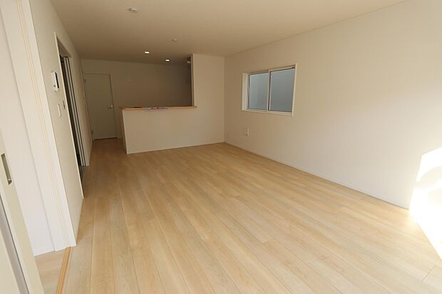 明るいリビングは、色んなテイストのインテリアにも合いそう♪