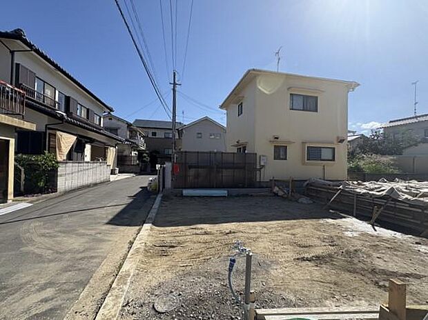 小学校近く♪中学校も徒歩約10分で、子どものいる世帯にもオススメできる新築戸建です♪