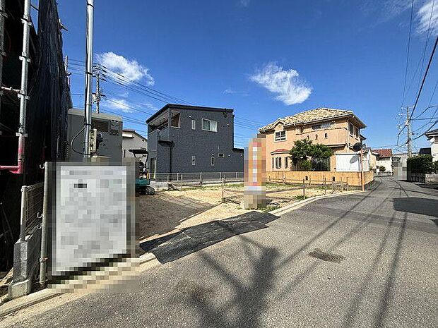 ファミリーマート 堀江町店まで約800ｍ♪ちょっとしたお買い物や急な用事にも便利です♪