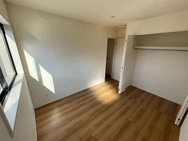 もうひとつの2階居室はお子さんの成長に合わせて活用できます♪