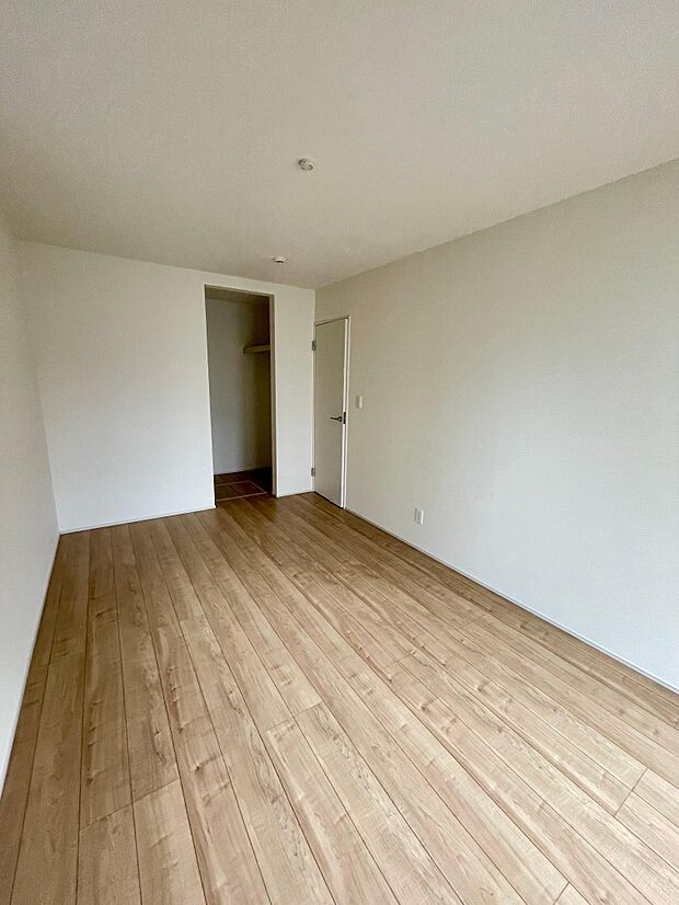 もうひとつの居室はお子さんの成長に合わせて活用できます♪