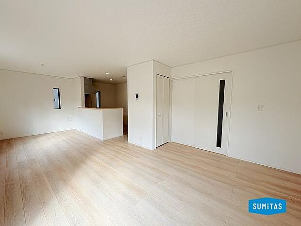 家族で寛げる広々21帖LDK♪ リビング収納付き♪