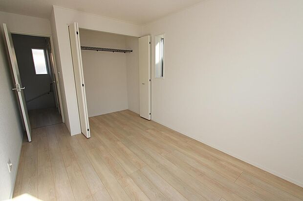 2階は全室6帖以上♪