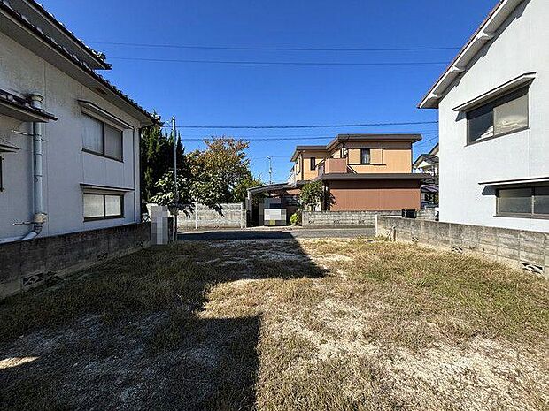 松山市内の銀行でしたら、どちらも提携しておりますので、お客様の支払い方や借り入れ状況に応じて、一番合ったご提案をさせていただきます♪