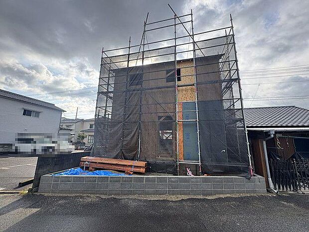 松山市内の銀行でしたら、どちらも提携しておりますので、お客様の支払い方や借り入れ状況に応じて、一番合ったご提案をさせていただきます♪