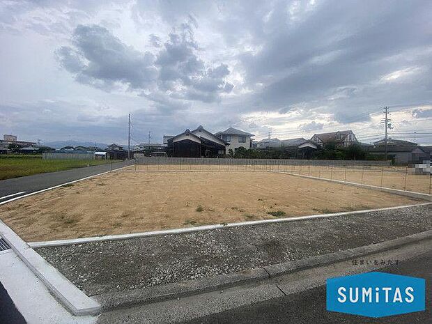 キッチンとダイニングが横並びになっているので、料理の配膳や片付けがスムーズに行えます♪