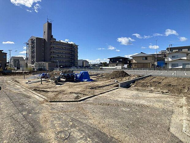 松山市内の銀行でしたら、どちらも提携しておりますので、お客様の支払い方や借り入れ状況に応じて、一番合ったご提案をさせていただきます♪