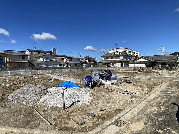 現地案内もできます！内観のイメージを持たれたい方は、別エリアで完成物件もございますので、お気軽にお申し付け下さい♪