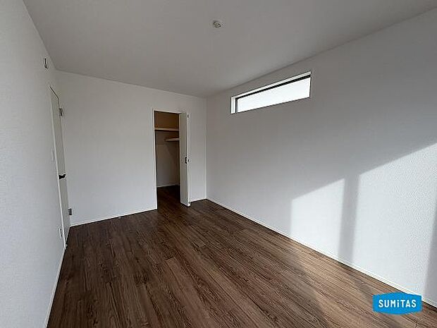 2階南東側洋室(7.5帖)にはウォークインクロゼット付で収納豊富◎