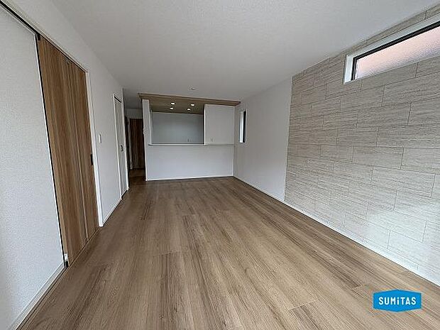 リビングからキッチンの家族と会話できますね♪