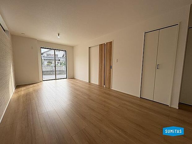 LDKは約17.5帖。南面道路なので陽当り良好◎