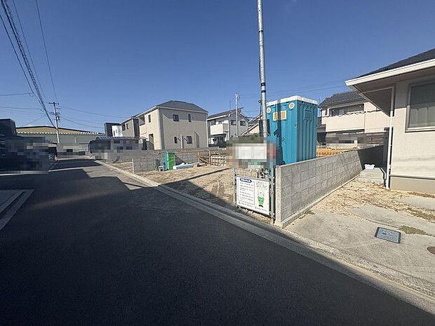 近隣のバス停まで徒歩約6分♪中心地の方にも行くので、で通勤・通学に便利な路線です♪