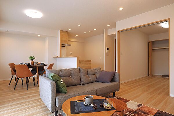 リビング/ダイニング グランパル西原 6階/-