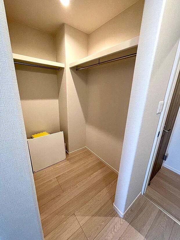 大容量のウォークインクローゼット♪